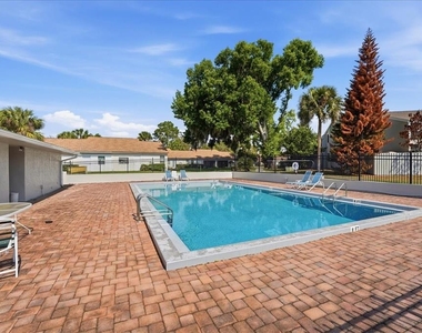 1428 Oak Place - Photo Thumbnail 14