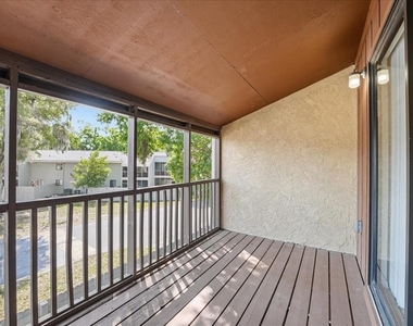 1428 Oak Place - Photo Thumbnail 6