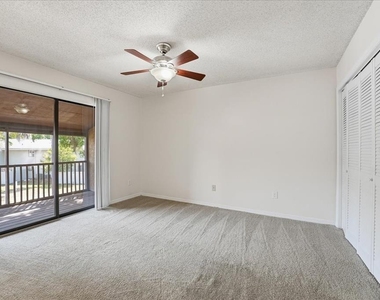 1428 Oak Place - Photo Thumbnail 5
