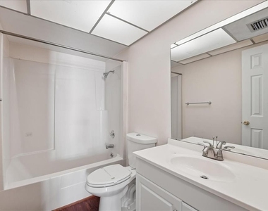 1428 Oak Place - Photo Thumbnail 9