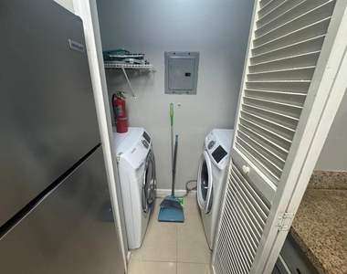 4356 S Kirkman Road - Photo Thumbnail 7