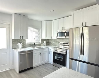 4026 Indianapolis Street Ne - Photo Thumbnail 7