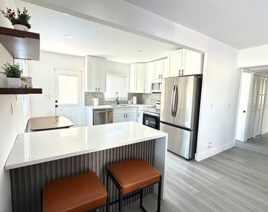 4026 Indianapolis Street Ne - Photo Thumbnail 2