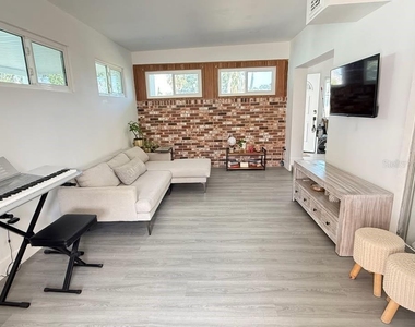 4026 Indianapolis Street Ne - Photo Thumbnail 12