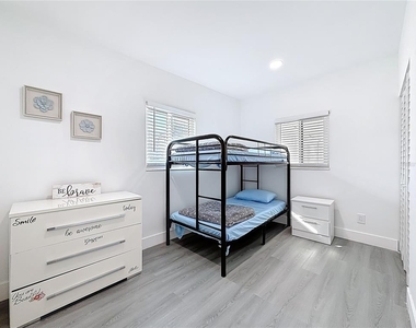 4026 Indianapolis Street Ne - Photo Thumbnail 15