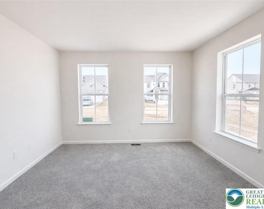 3740 Samantha Lane - Photo Thumbnail 15