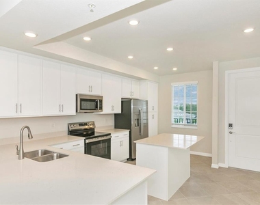 12320 Wellen Golf Street - Photo Thumbnail 3