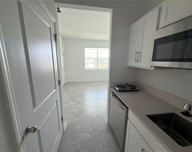 521 Reggie Road - Photo Thumbnail 1
