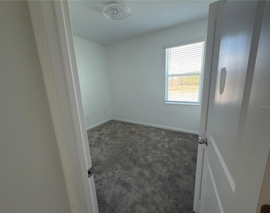 521 Reggie Road - Photo Thumbnail 14