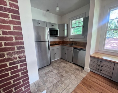 204 Nw 3rd Street - Photo Thumbnail 1