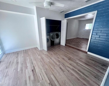 2707 Nw 4th Avenue - Photo Thumbnail 7
