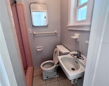 2707 Nw 4th Avenue - Photo Thumbnail 6