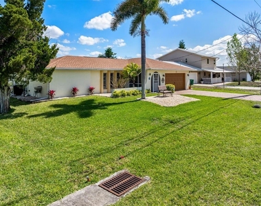 2220 Broad Ranch Drive - Photo Thumbnail 12