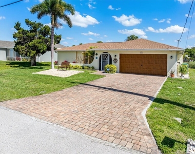 2220 Broad Ranch Drive - Photo Thumbnail 14