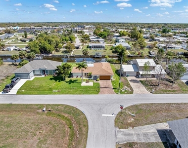2220 Broad Ranch Drive - Photo Thumbnail 3