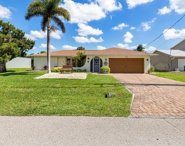 2220 Broad Ranch Drive - Photo Thumbnail 8