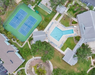 19335 Water Oak Drive - Photo Thumbnail 5