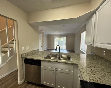 1559 7th Avenue W - Photo Thumbnail 6