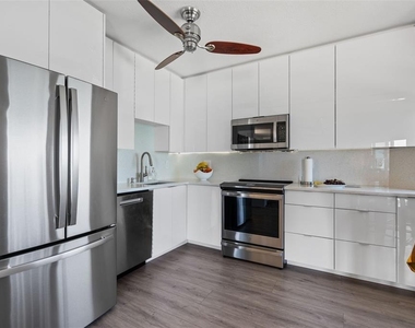 1050 Longboat Club Road - Photo Thumbnail 12