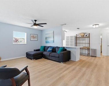 2227 Montclair Drive - Photo Thumbnail 3