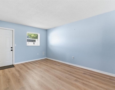 2227 Montclair Drive - Photo Thumbnail 9