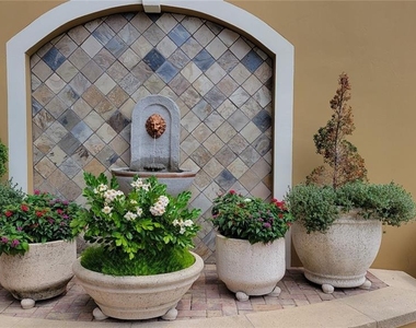 1064 N Tamiami Trail - Photo Thumbnail 1