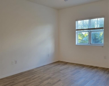 1064 N Tamiami Trail - Photo Thumbnail 13