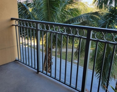 1064 N Tamiami Trail - Photo Thumbnail 10
