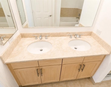 1064 N Tamiami Trail - Photo Thumbnail 15