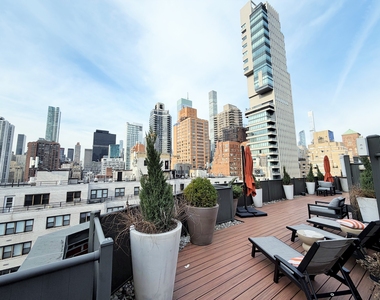 East 63rd Street - Photo Thumbnail 1