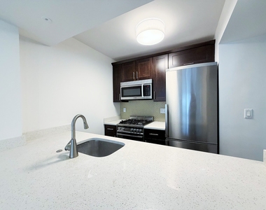 East 63rd Street - Photo Thumbnail 6
