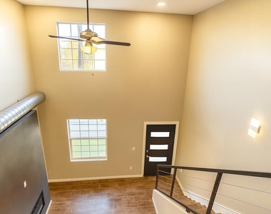 3030 Pera Avenue - Photo Thumbnail 3