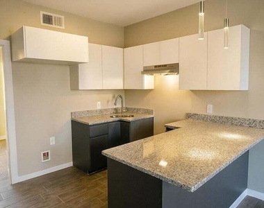 3030 Pera Avenue - Photo Thumbnail 6