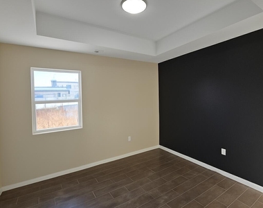 3030 Pera Avenue - Photo Thumbnail 5