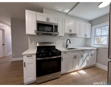 324 Congress Avenue - Photo Thumbnail 1