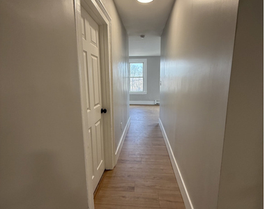 324 Congress Avenue - Photo Thumbnail 6