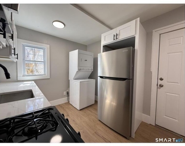 324 Congress Avenue - Photo Thumbnail 2