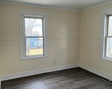 481 Hollister Avenue - Photo Thumbnail 1