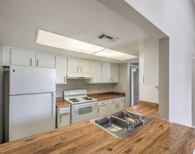 2981 Country Manor Lane - Photo Thumbnail 13
