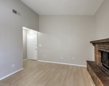 2981 Country Manor Lane - Photo Thumbnail 8