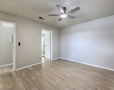 2981 Country Manor Lane - Photo Thumbnail 18