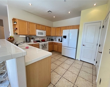 1000 Duckhorn Court - Photo Thumbnail 4