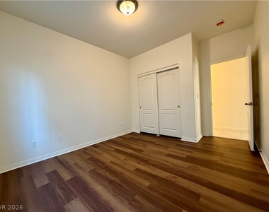 2736 Carolina Blue Avenue - Photo Thumbnail 17