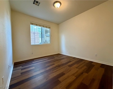 2736 Carolina Blue Avenue - Photo Thumbnail 16