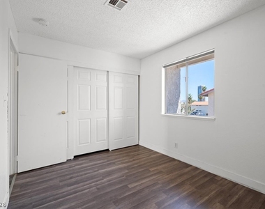 3649 Van Dyke Avenue - Photo Thumbnail 22