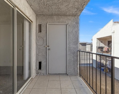 3649 Van Dyke Avenue - Photo Thumbnail 11