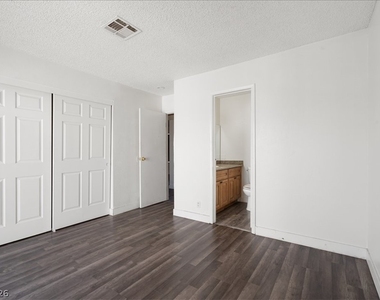 3649 Van Dyke Avenue - Photo Thumbnail 18