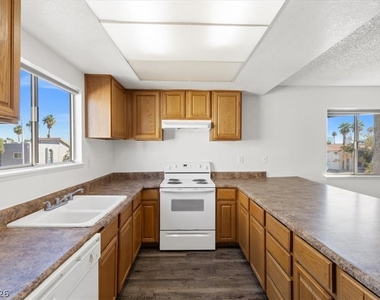 3649 Van Dyke Avenue - Photo Thumbnail 7