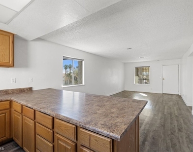3649 Van Dyke Avenue - Photo Thumbnail 8