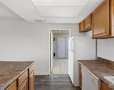 3649 Van Dyke Avenue - Photo Thumbnail 9